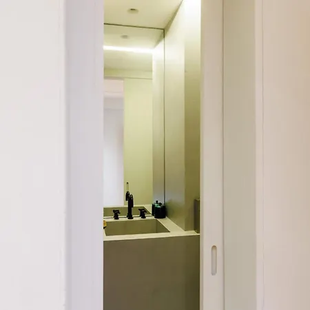 Pool & Garden In The Heart Of Lissabon