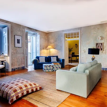 Pool & Garden In The Heart Of