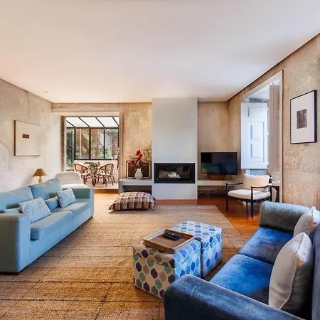 Pool & Garden In The Heart Of Lissabon