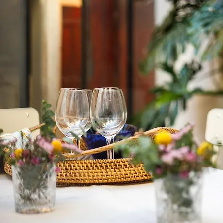 アパート Pool & Garden In The Heart Of