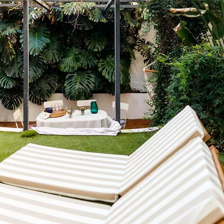 Pool & Garden In The Heart Of