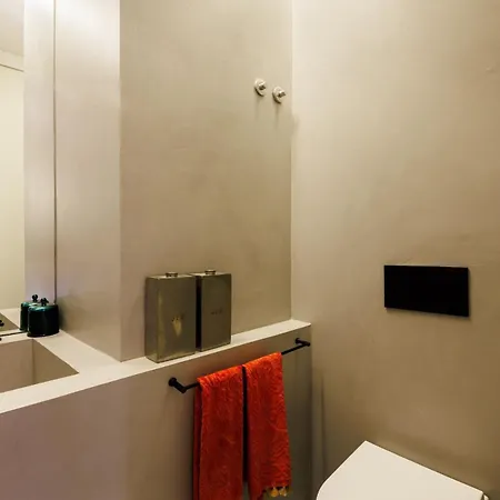 公寓 Pool & Garden In The Heart Of *