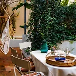 アパート Pool & Garden In The Heart Of *