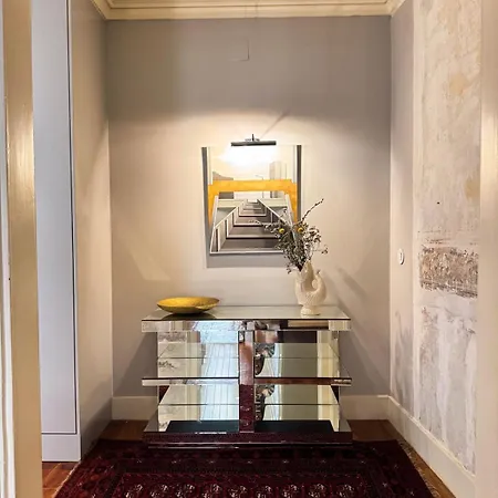 Pool & Garden In The Heart Of Apartamento